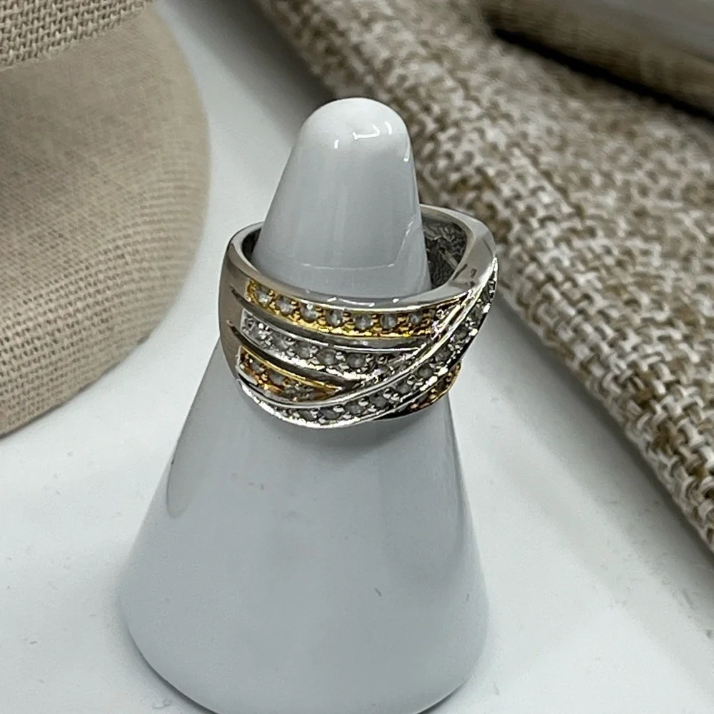 Stunning 925 Sterling Silver Two-Tone Crossover Ring โ Size 5.5 - Picture 5 of 17